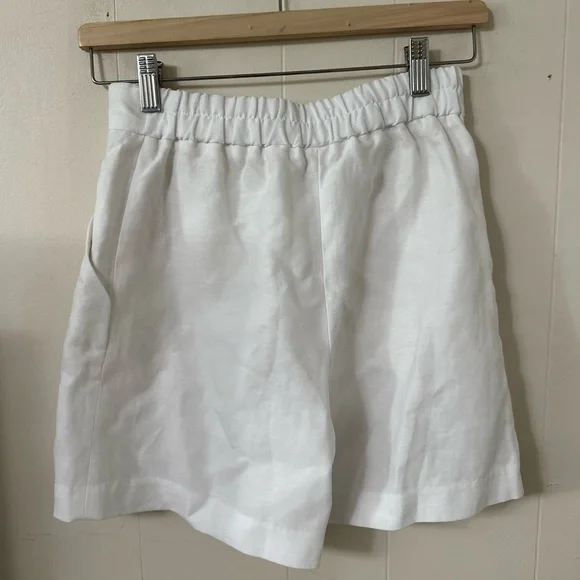 Wilfred Aritzia white high rise linen blend trouser shorts (2) - Picture 3 of 8
